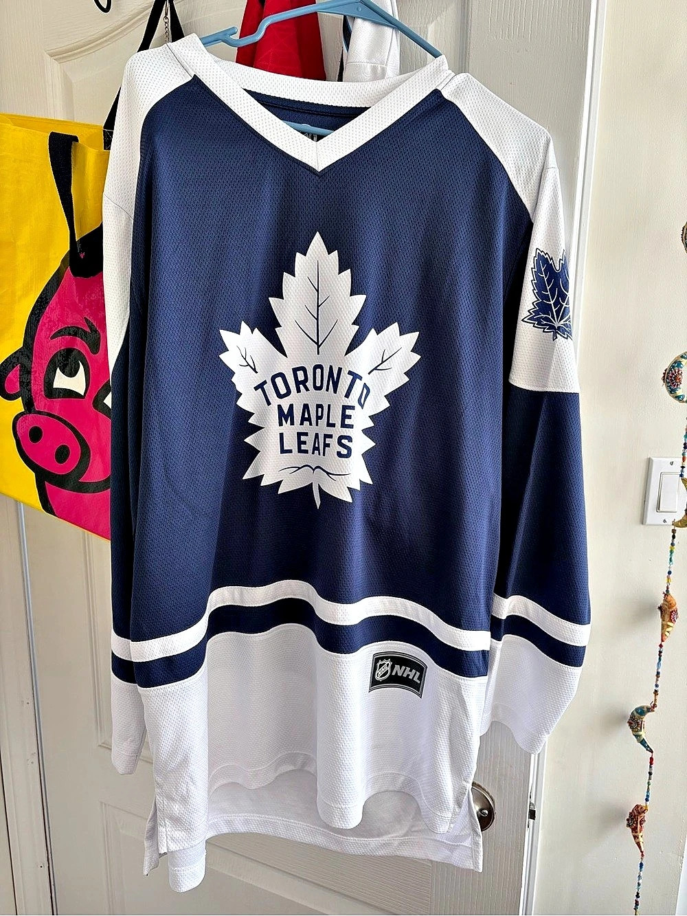 Toronto Maple Leafs Hockey Jersey Blue & White Like New